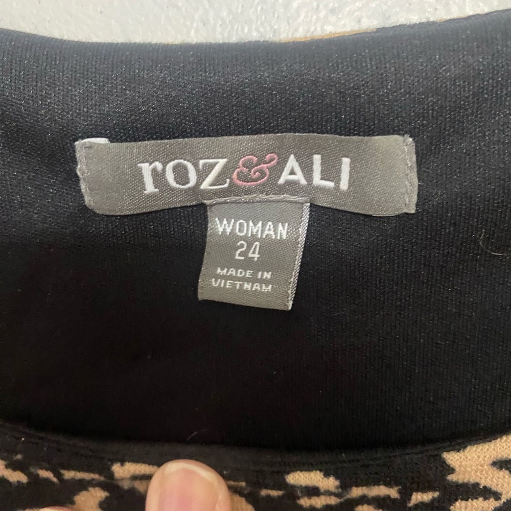 Women’s roz and Ali black and tan long short sleeve dress size 24 3x - Picture 3 of 10